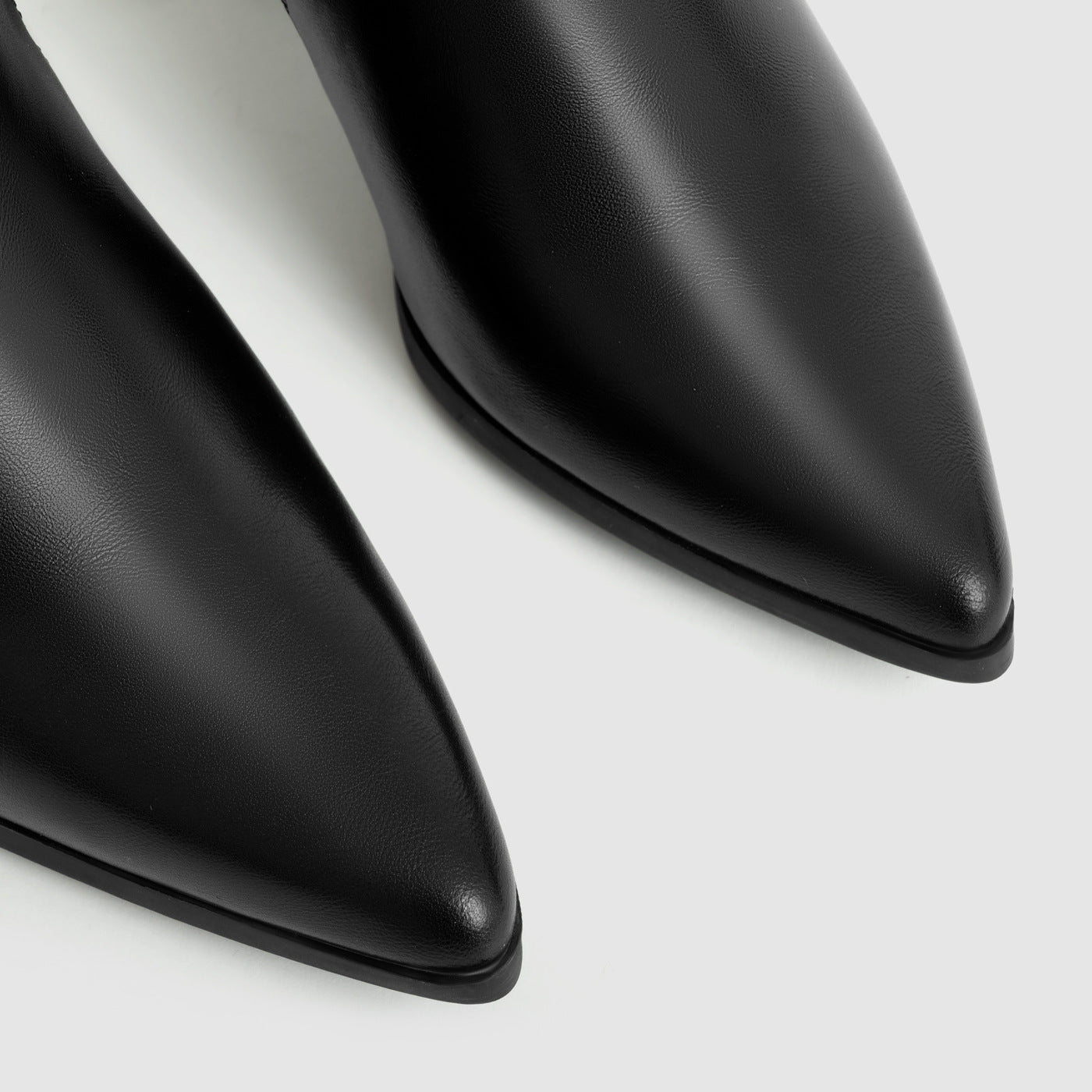 Vorioal Minimalist Elegant Chelsea Boots