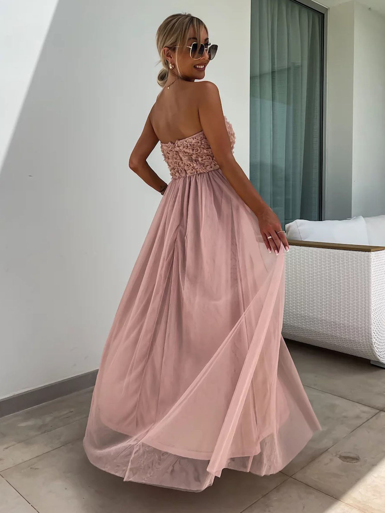 Robe de rêve en dentelle fleurie